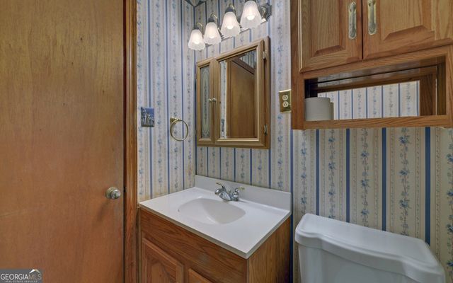 211 Hilltop Lane, Toccoa, GA 30577