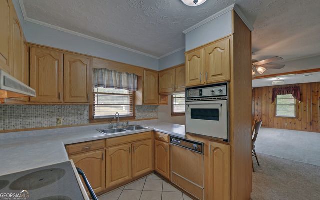 211 Hilltop Lane, Toccoa, GA 30577