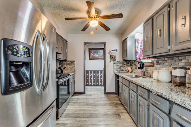 2926 S Edwards Ave, Wichita, KS 67217