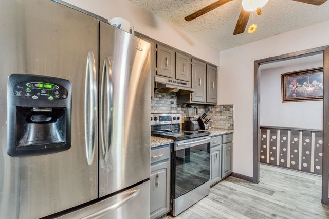 2926 S Edwards Ave, Wichita, KS 67217