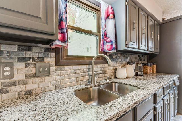 2926 S Edwards Ave, Wichita, KS 67217