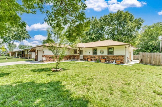 2926 S Edwards Ave, Wichita, KS 67217