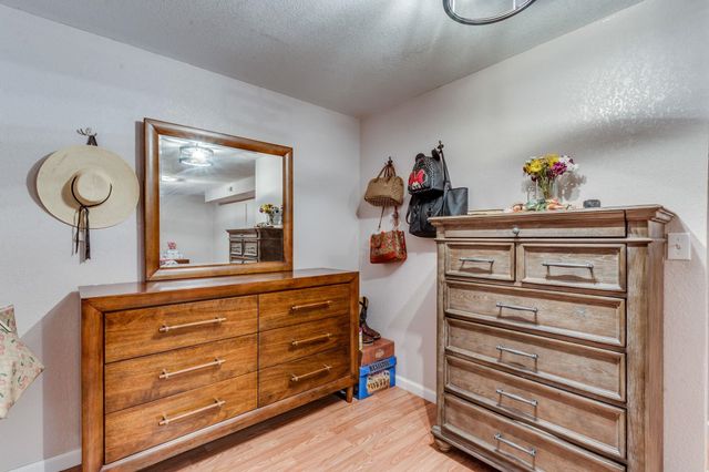 2926 S Edwards Ave, Wichita, KS 67217