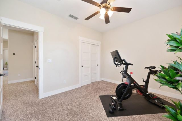 3685 Crocker Dr, Sacramento, CA 95818