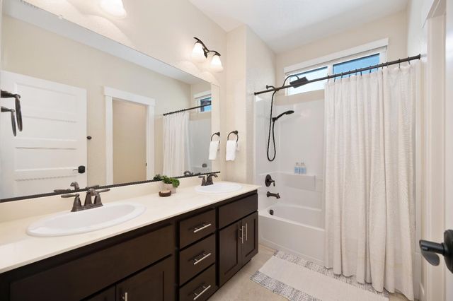 3685 Crocker Dr, Sacramento, CA 95818