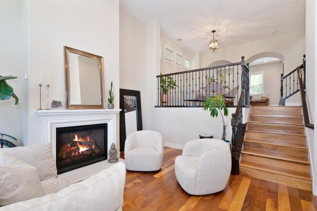 3685 Crocker Dr, Sacramento, CA 95818