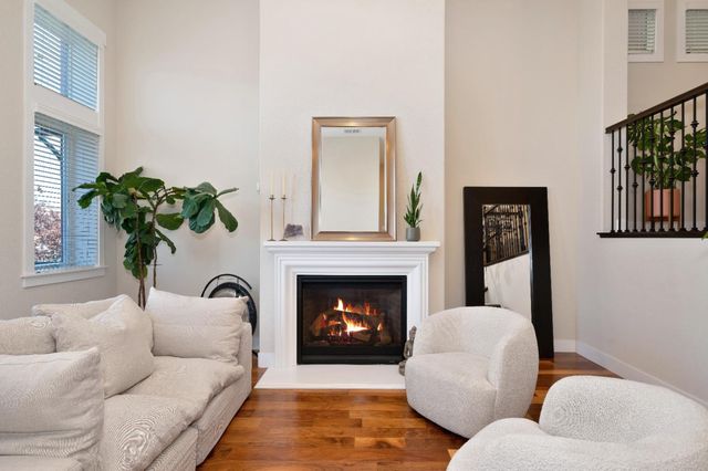 3685 Crocker Dr, Sacramento, CA 95818