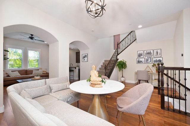 3685 Crocker Dr, Sacramento, CA 95818