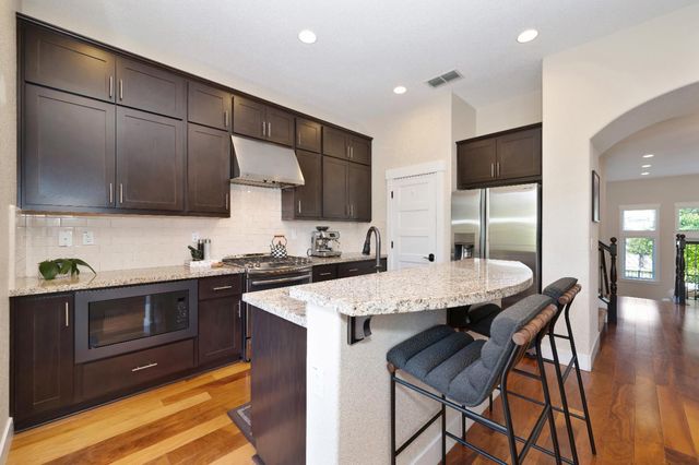 3685 Crocker Dr, Sacramento, CA 95818