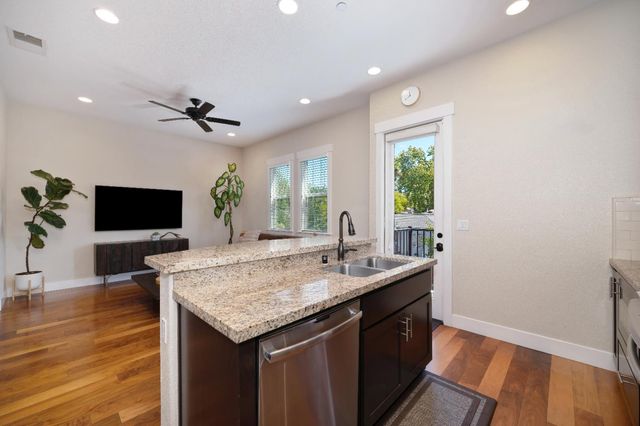 3685 Crocker Dr, Sacramento, CA 95818