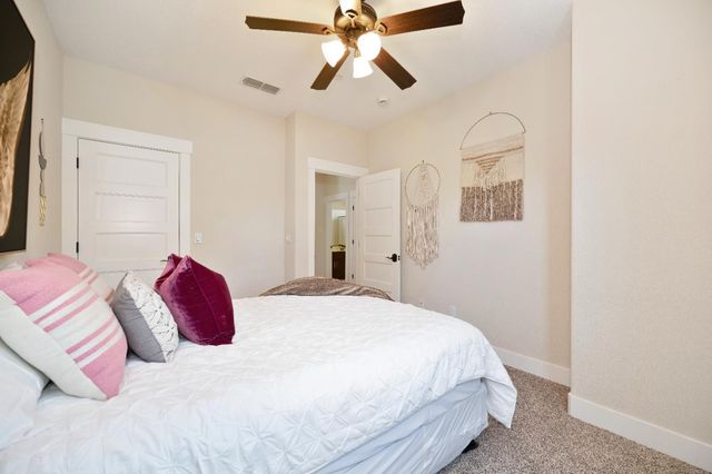 3685 Crocker Dr, Sacramento, CA 95818