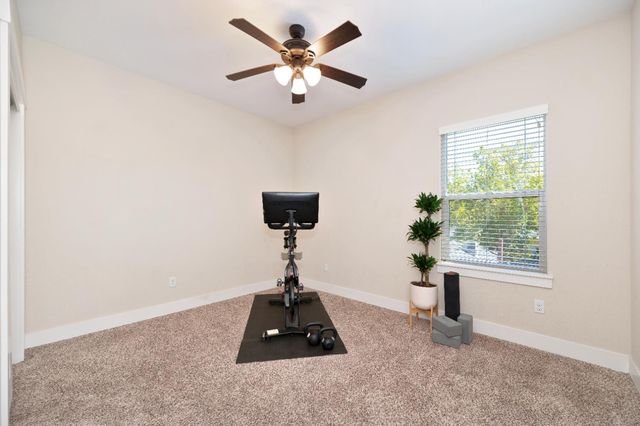 3685 Crocker Dr, Sacramento, CA 95818