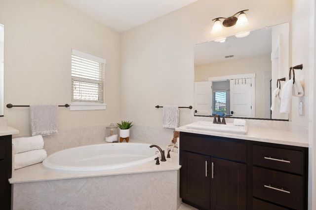 3685 Crocker Dr, Sacramento, CA 95818