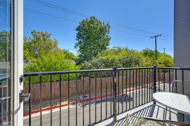 3685 Crocker Dr, Sacramento, CA 95818