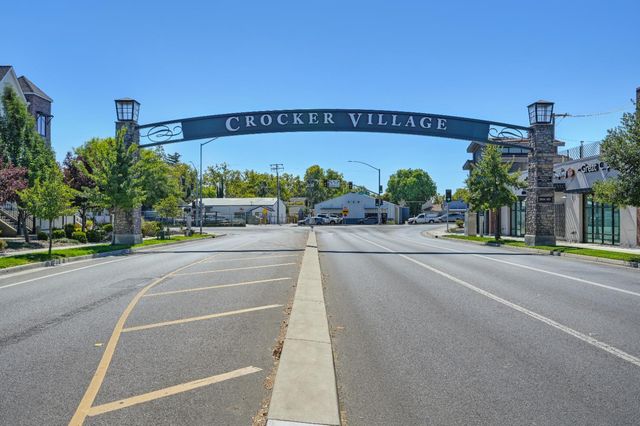 3685 Crocker Dr, Sacramento, CA 95818