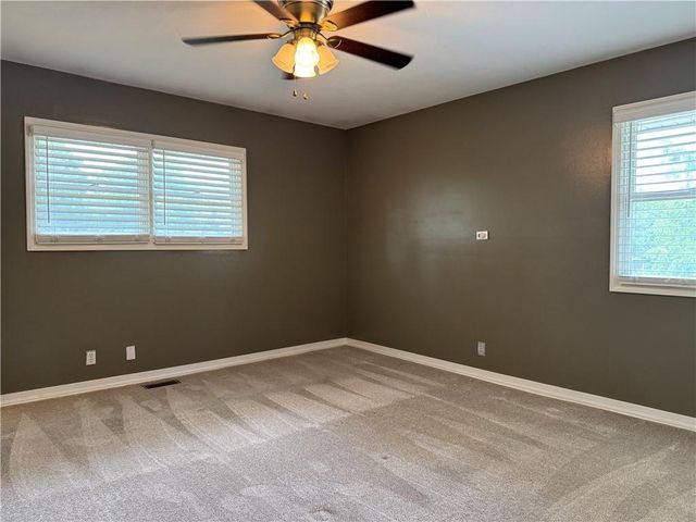 904 NE 60th Terrace, Kansas City, MO 64118