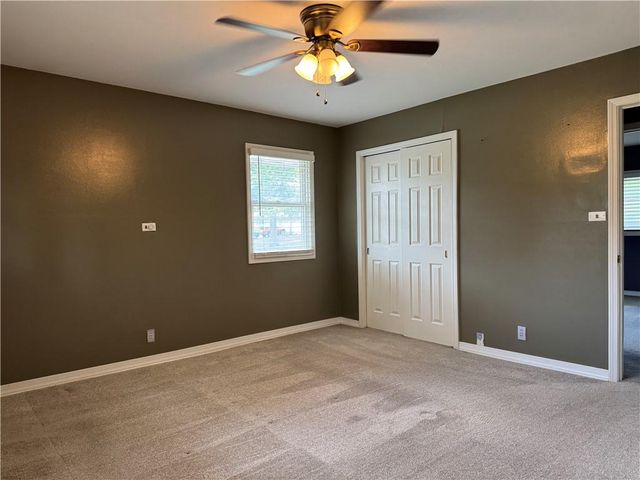904 NE 60th Terrace, Kansas City, MO 64118