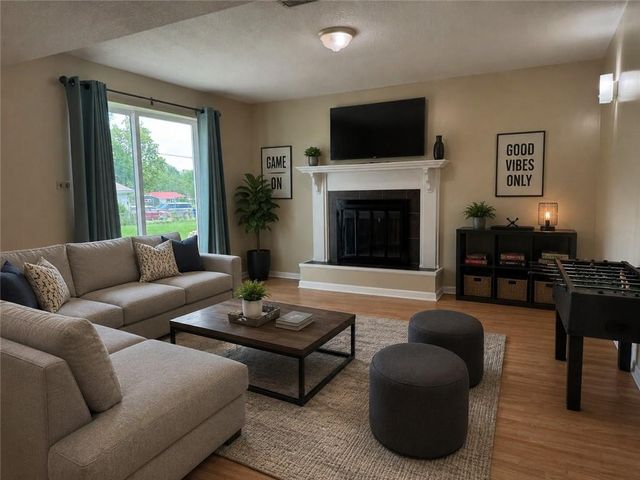 904 NE 60th Terrace, Kansas City, MO 64118