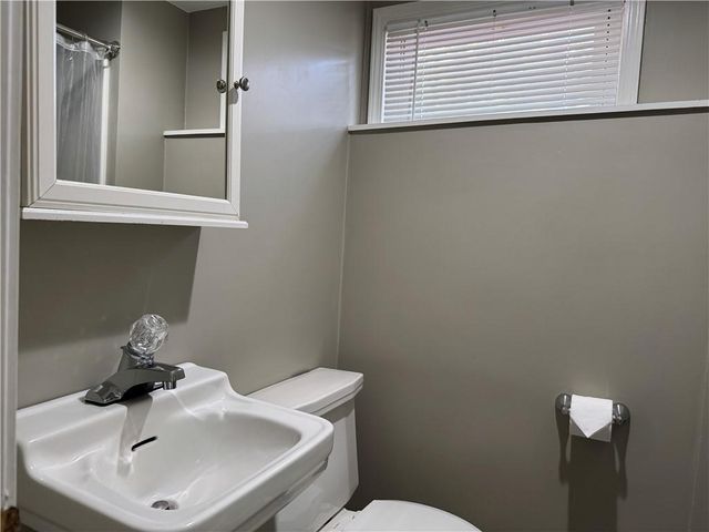 904 NE 60th Terrace, Kansas City, MO 64118