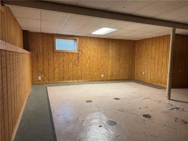 904 NE 60th Terrace, Kansas City, MO 64118