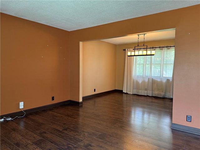 904 NE 60th Terrace, Kansas City, MO 64118