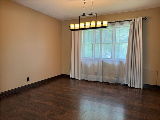 904 NE 60th Terrace, Kansas City, MO 64118