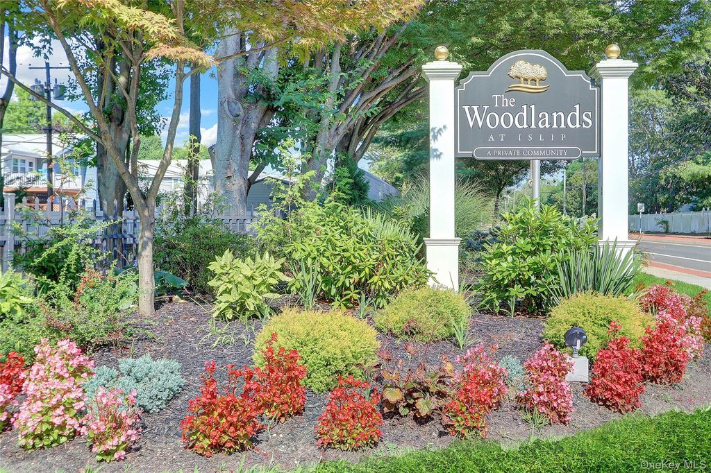 113 Finch Lane 2B, Islip, NY 11751