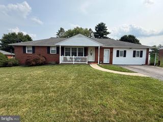 116 E CLEARVIEW DR, Shrewsbury, PA 17361
