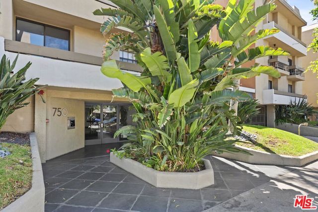 750 N Kings Road 118, West Hollywood, CA 90069