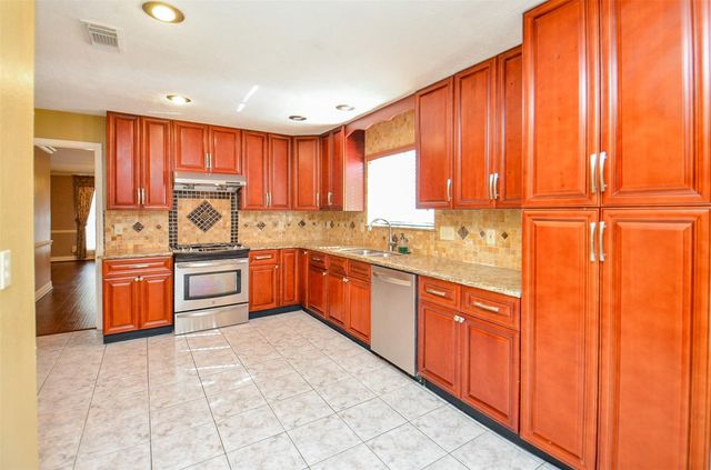 16318 Cobble Springs Court, Sugar Land, TX 77498