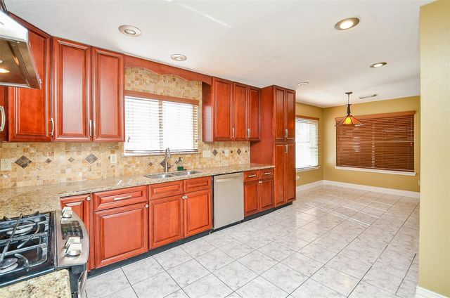 16318 Cobble Springs Court, Sugar Land, TX 77498