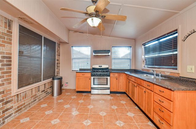 16318 Cobble Springs Court, Sugar Land, TX 77498