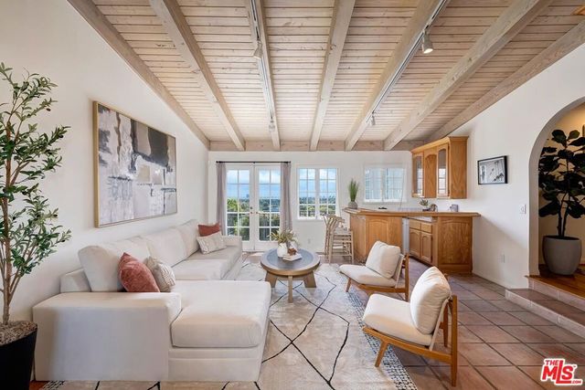 946 Franklin Street, Santa Monica, CA 90403