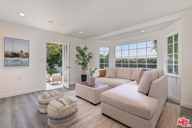 946 Franklin Street, Santa Monica, CA 90403