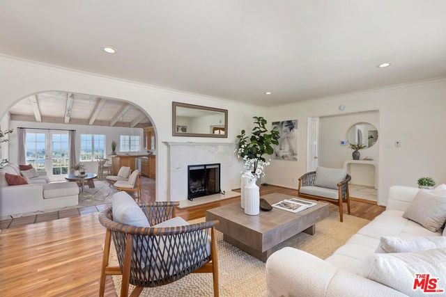 946 Franklin Street, Santa Monica, CA 90403