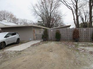 35600 UNION LAKE Road A, Harrison Charter Township, MI 48045
