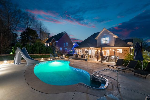 809 Brooke Valley Trce, Clarksville, TN 37043