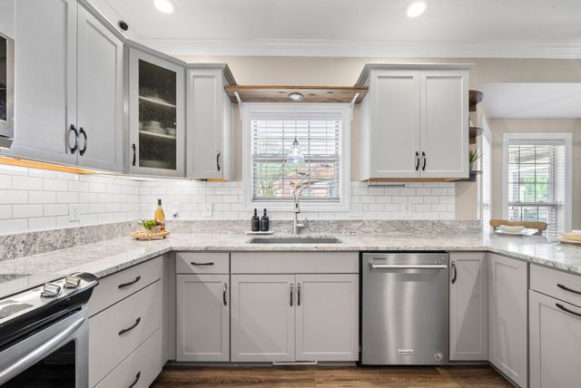 809 Brooke Valley Trce, Clarksville, TN 37043