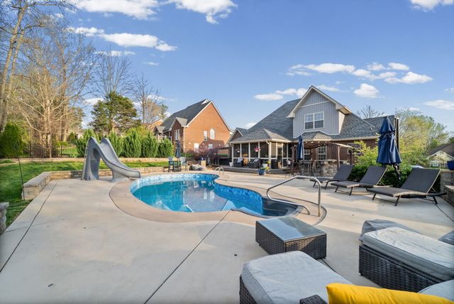 809 Brooke Valley Trce, Clarksville, TN 37043