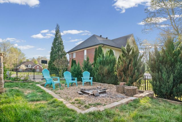 809 Brooke Valley Trce, Clarksville, TN 37043