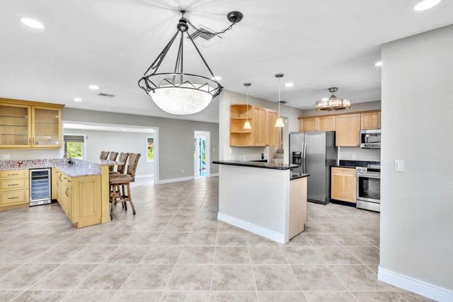 3450 NE 19th Avenue, Oakland Park, FL 33306