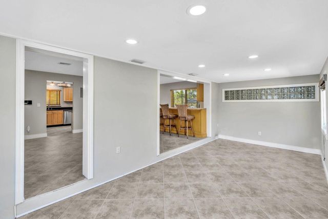 3450 NE 19th Avenue, Oakland Park, FL 33306