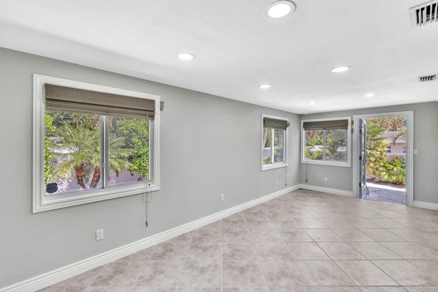 3450 NE 19th Avenue, Oakland Park, FL 33306