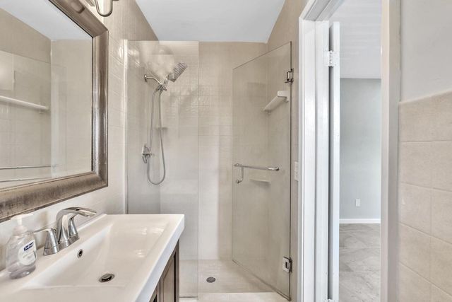 3450 NE 19th Avenue, Oakland Park, FL 33306