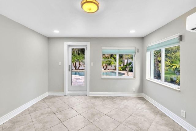 3450 NE 19th Avenue, Oakland Park, FL 33306