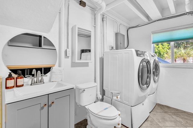 3450 NE 19th Avenue, Oakland Park, FL 33306