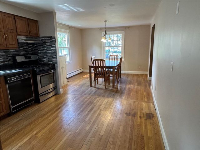 27 Monmouth Drive, East Providence, RI 02515