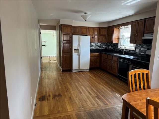 27 Monmouth Drive, East Providence, RI 02515