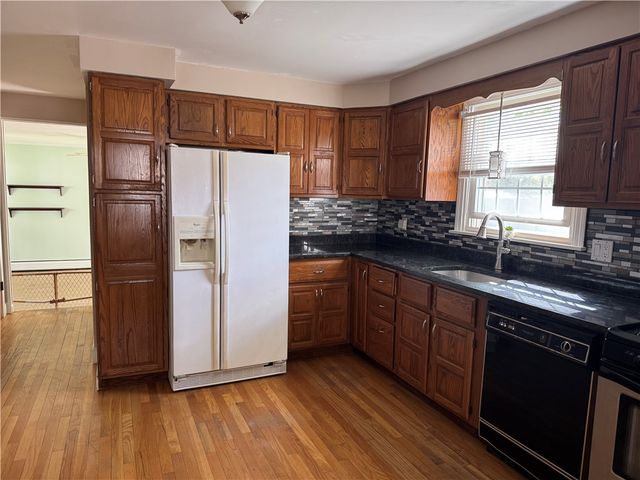27 Monmouth Drive, East Providence, RI 02515