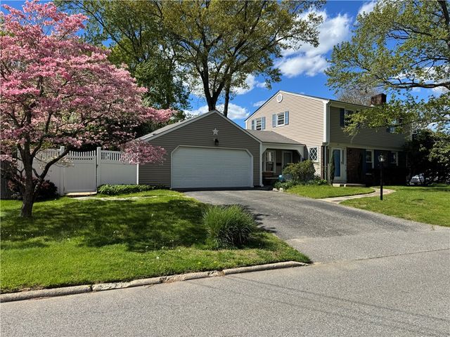 27 Monmouth Drive, East Providence, RI 02515